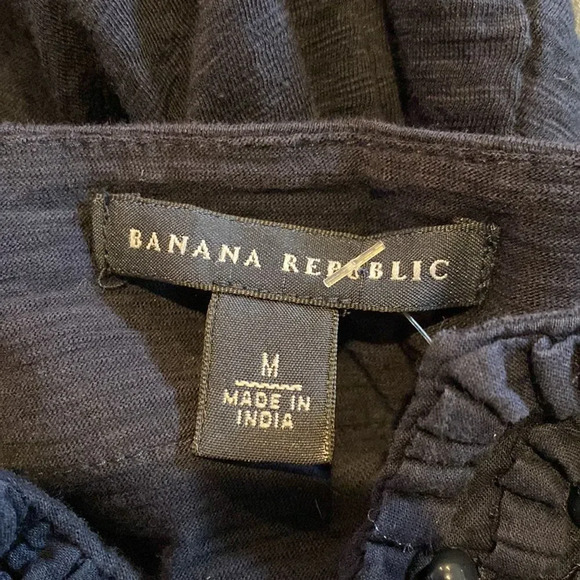 Banana Republic Women’s Medium Beaded Neckline Blouse V Neck Wide - Picture 5 of 6